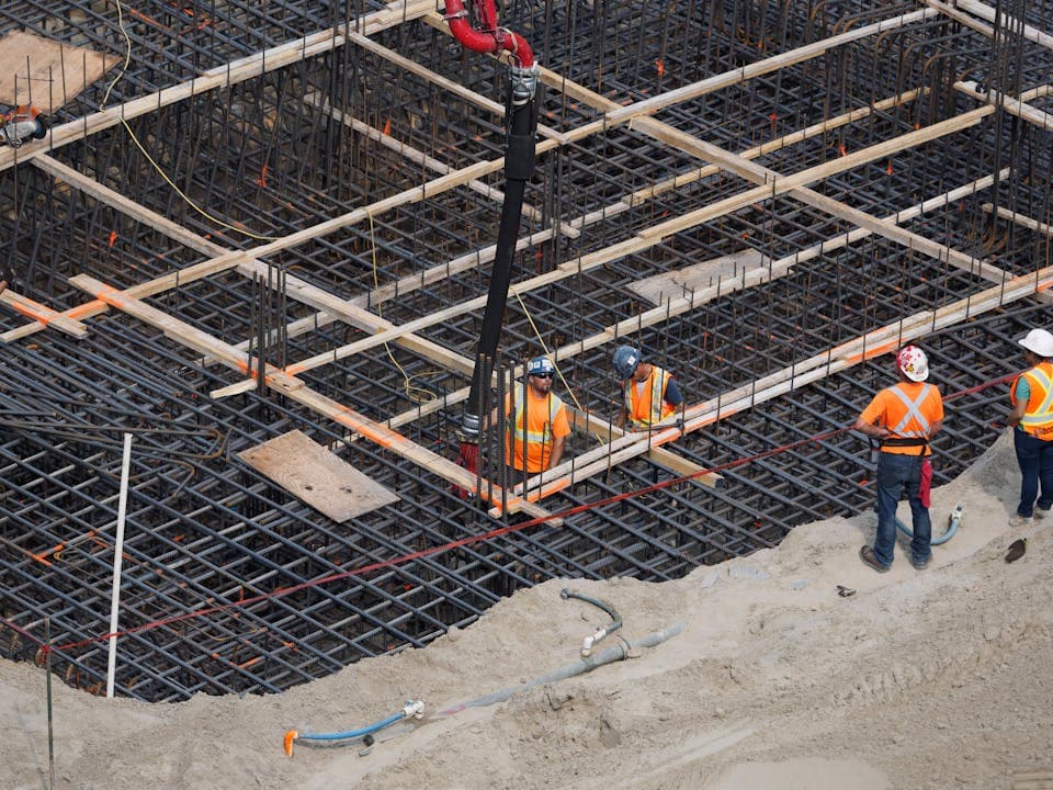 Equipe de chantier mobile, exemple d'equipe multi-sites pour laquelle EasyHours est concu
